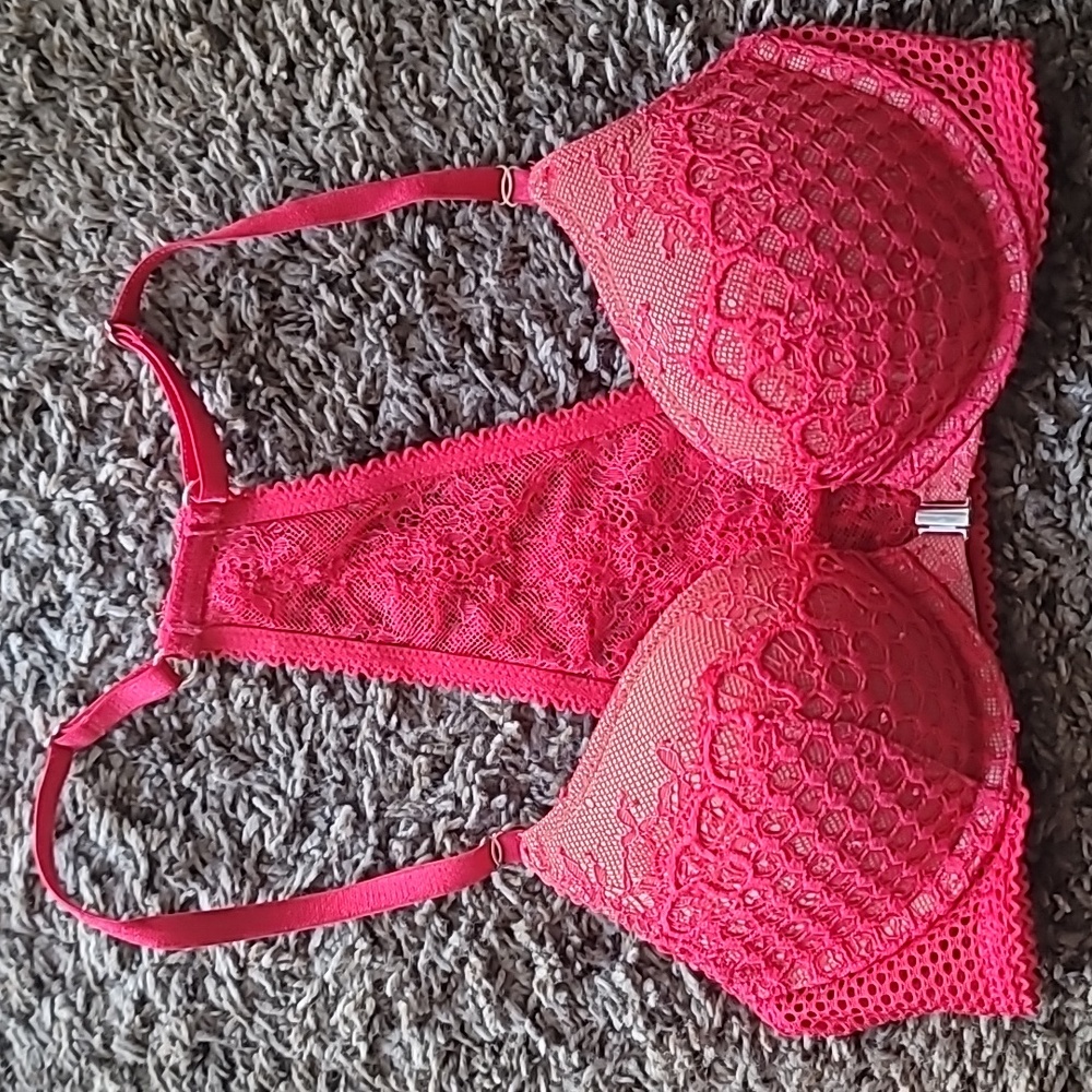 Victoria's Secret Padded Lace Bra 32B